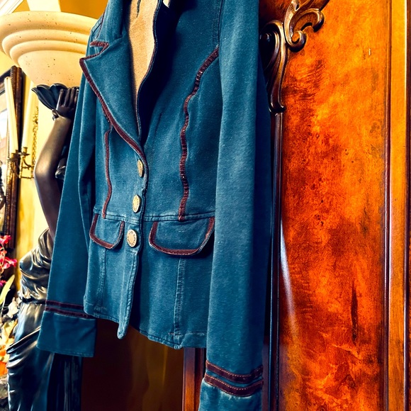 J-LO  Jeans Jacket with Velvet Trim. - Picture 3 of 7